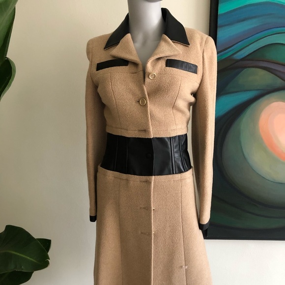 Chanel jacket - Picture 2 of 5